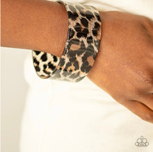 Load image into Gallery viewer, TOP CAT - PAPARAZZI - BROWN AND BLACK CHEETAH PATTERN ACRYLIC RESIN CUFF BRACELET
