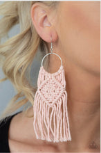 Load image into Gallery viewer, Macrame Rainbow- Pink
