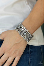 Load image into Gallery viewer, Dynamically Diverse - silver - Bracelet
